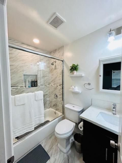 Gated Contemporary 3 Bedroom - 2 Bathroom Home In South La Plus Parking Λος Άντζελες Εξωτερικό φωτογραφία
