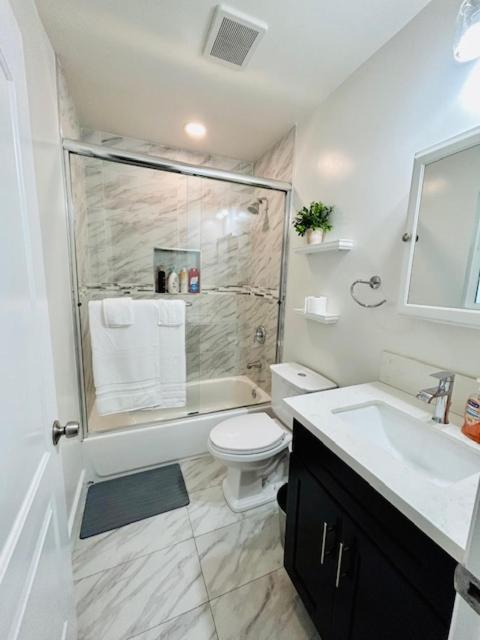 Gated Contemporary 3 Bedroom - 2 Bathroom Home In South La Plus Parking Λος Άντζελες Εξωτερικό φωτογραφία